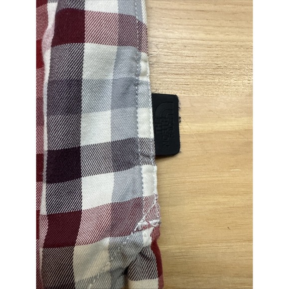The North Face Men's Red Plaid Button Up Long Sleeve Shirt Size Medium - Picture 3 of 4
